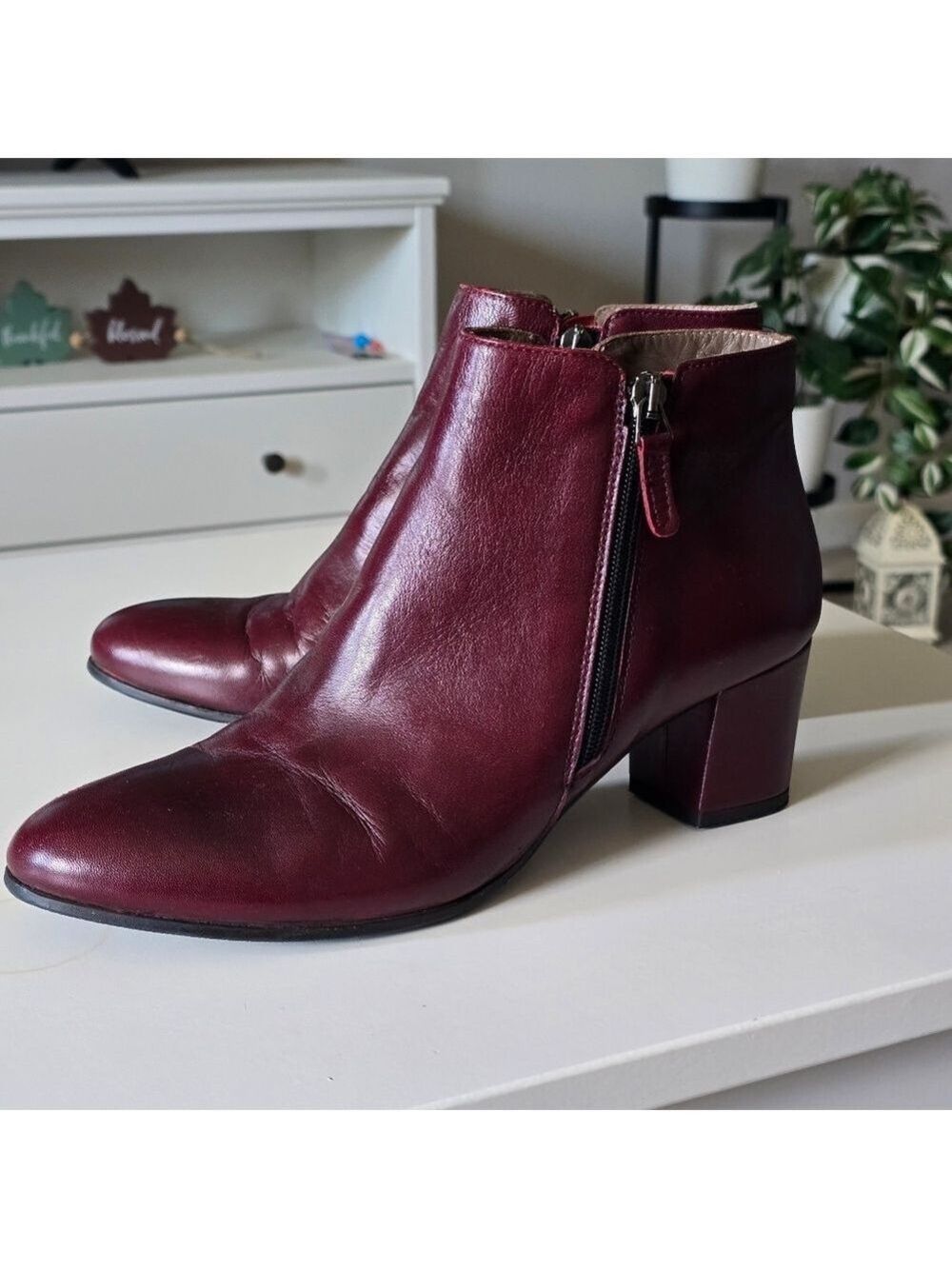 Vero Cuoio Soft Leather Ankle Booties with Block Heel Color Burgundy